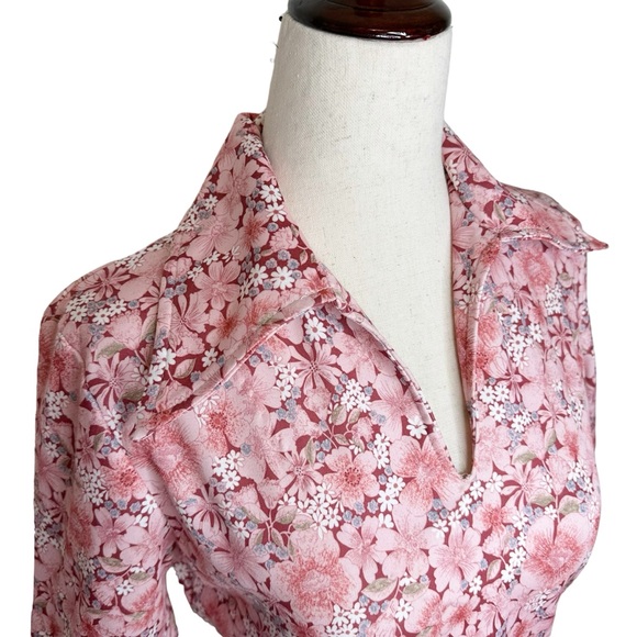 Vintage 70s Flower Power Pink Floral Collared Polyester Short Sleeve Top - Picture 5 of 7